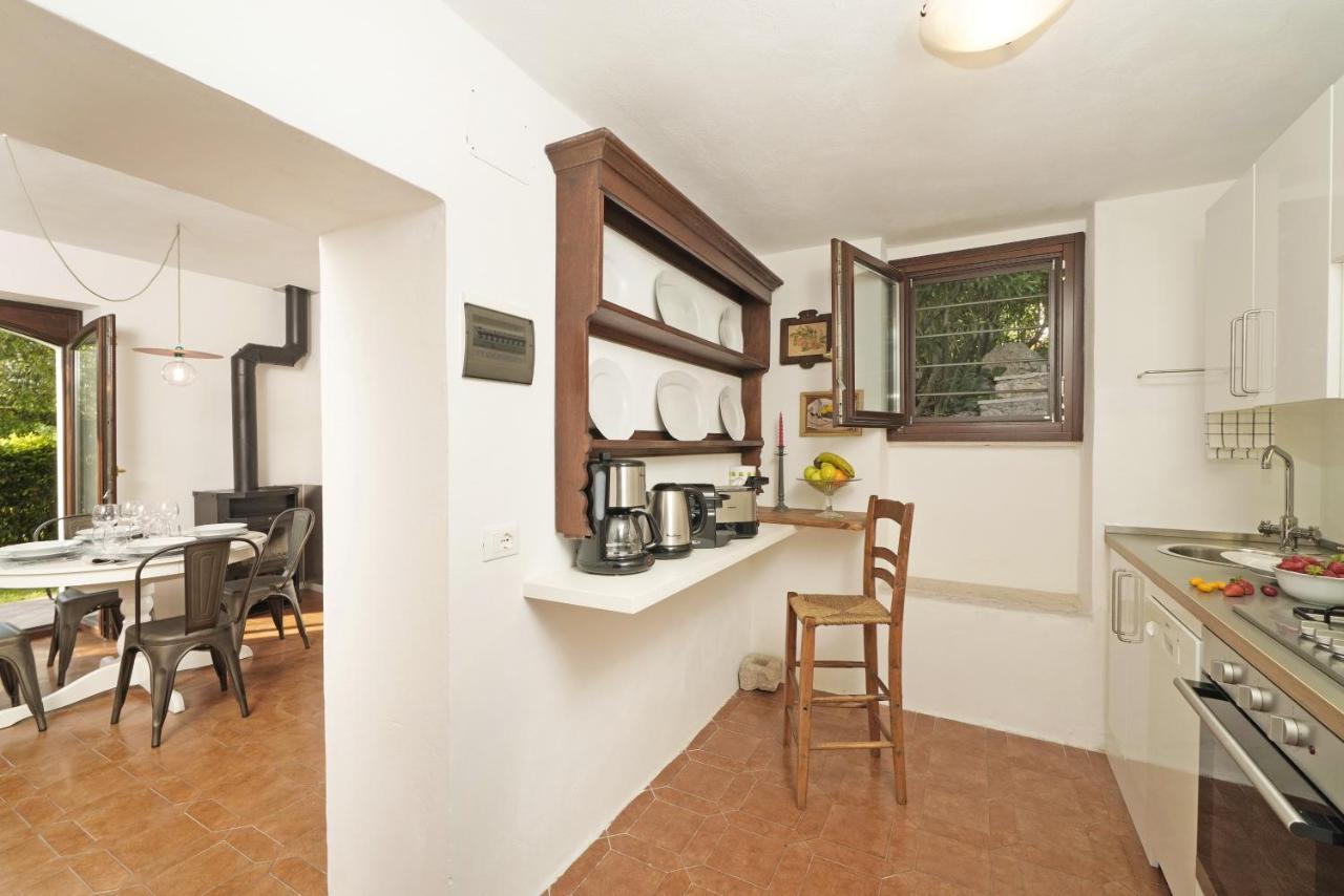 Villa Bouganville ตอสโกลาโน มาแดร์โน ภายนอก รูปภาพ