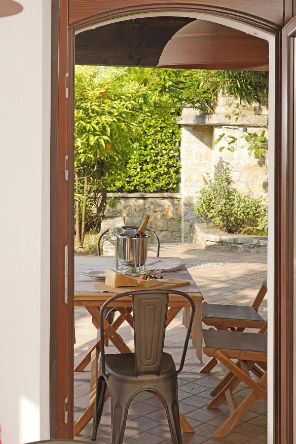 Villa Bouganville ตอสโกลาโน มาแดร์โน ภายนอก รูปภาพ